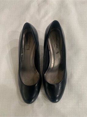 Predictions Comfort Plus Women's Black Round-Toe Pumps